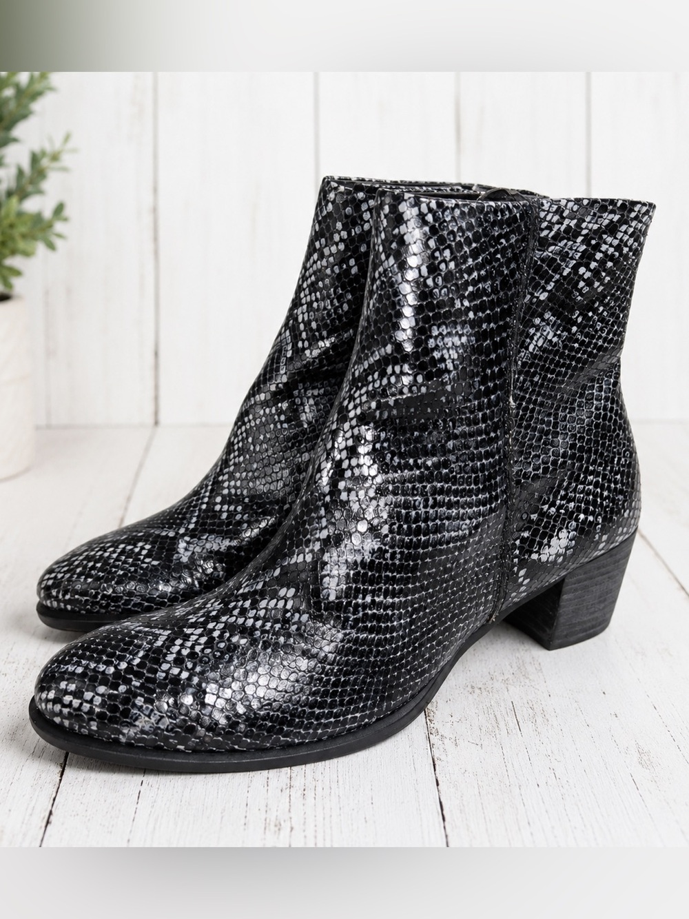 ECCO Shape 35 Black Snakeskin Embossed Leather Ankle Boots EU 40 (9-9.5 women’s)